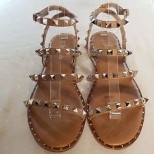 Dream Paris Womans Sandal Size 8 1/2 Tan Silver Studded Ankle Wrap Buckle Strap